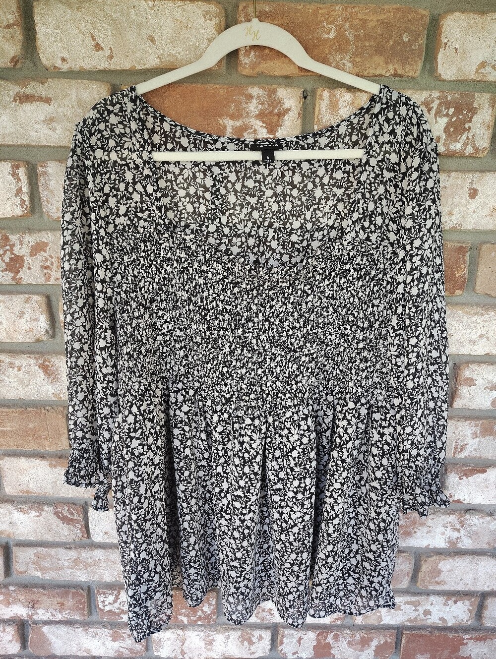 Torrid Black & White Ditsy Floral Smocked Babydoll Top Sz 4X (26) Romantic Boho - Picture 2 of 9